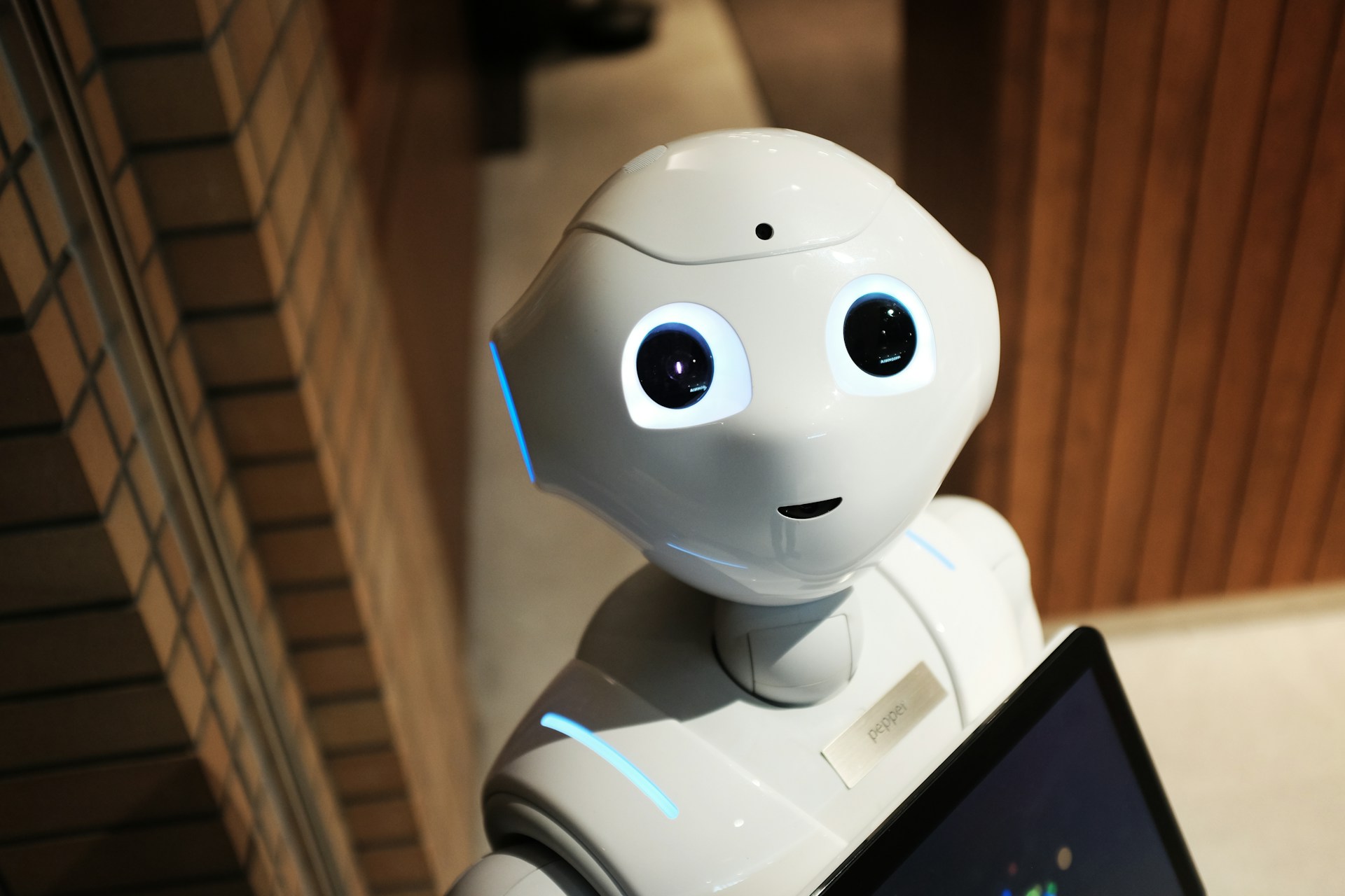 AI Industry Weekly Watch: Safety Probes, Capital Bets, and the Robot Surge